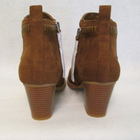 NWOT DV8 Dolce Vita Jace Brown Faux Suede Ankle Bootie -7M - Picture 7 of 13